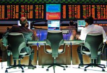 Broker: Numarul investitorilor la bursa in continua scadere pana la sfarsitul lui 2016