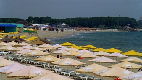 litoral-vacanta-turisti-marea-neagra