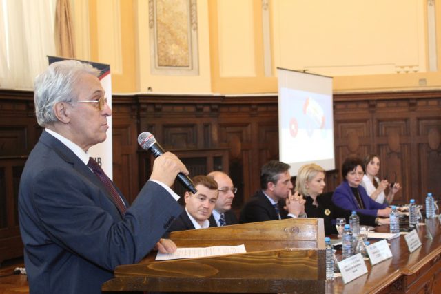 Forum-de-afaceri-3-640x427