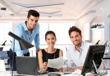 Angajaţii mai fericiţi la locul de muncă, cu 12% mai productivi