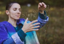 S-a lansat www.femmedigitale.ro, platforma multimedia digitală care mapează artistele din Brașov