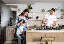 STUDIU: 95% DINTRE ROMÂNI SUNT ÎNGRIJORAȚI DE EVOLUȚIA PREȚURILOR LA ENERGIE. REDUCEREA TEMPERATURII ÎN LOCUINȚE, CEA MAI POPULARĂ MĂSURĂ DE CONTROL A CHELTUIELILOR CU ENERGIA